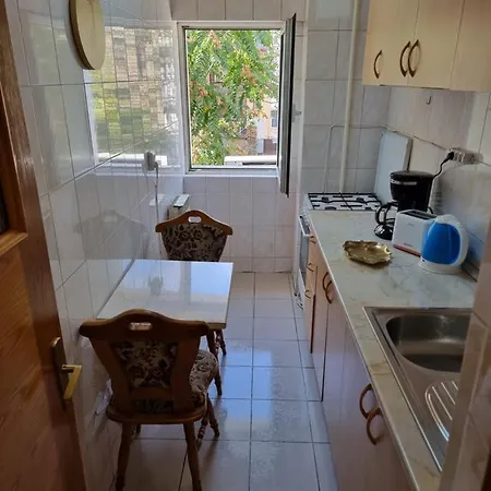 Charming And Intimate Getaway In - Near Unirii Square Bucarest