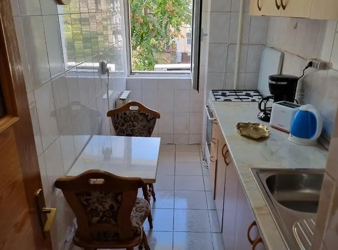 Charming And Intimate Getaway In - Near Unirii Square Bucarest