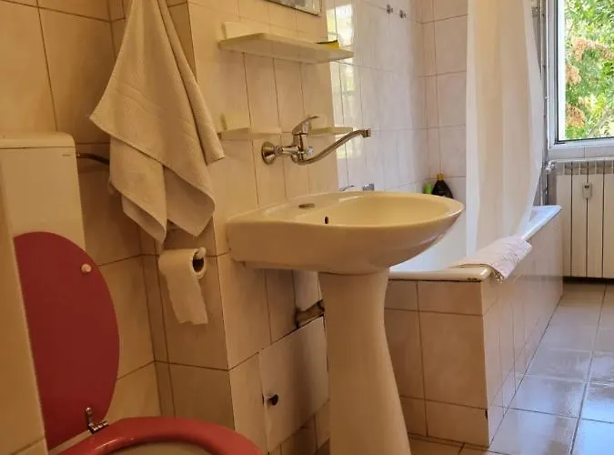 Charming And Intimate Getaway In - Near Unirii Square Apartment